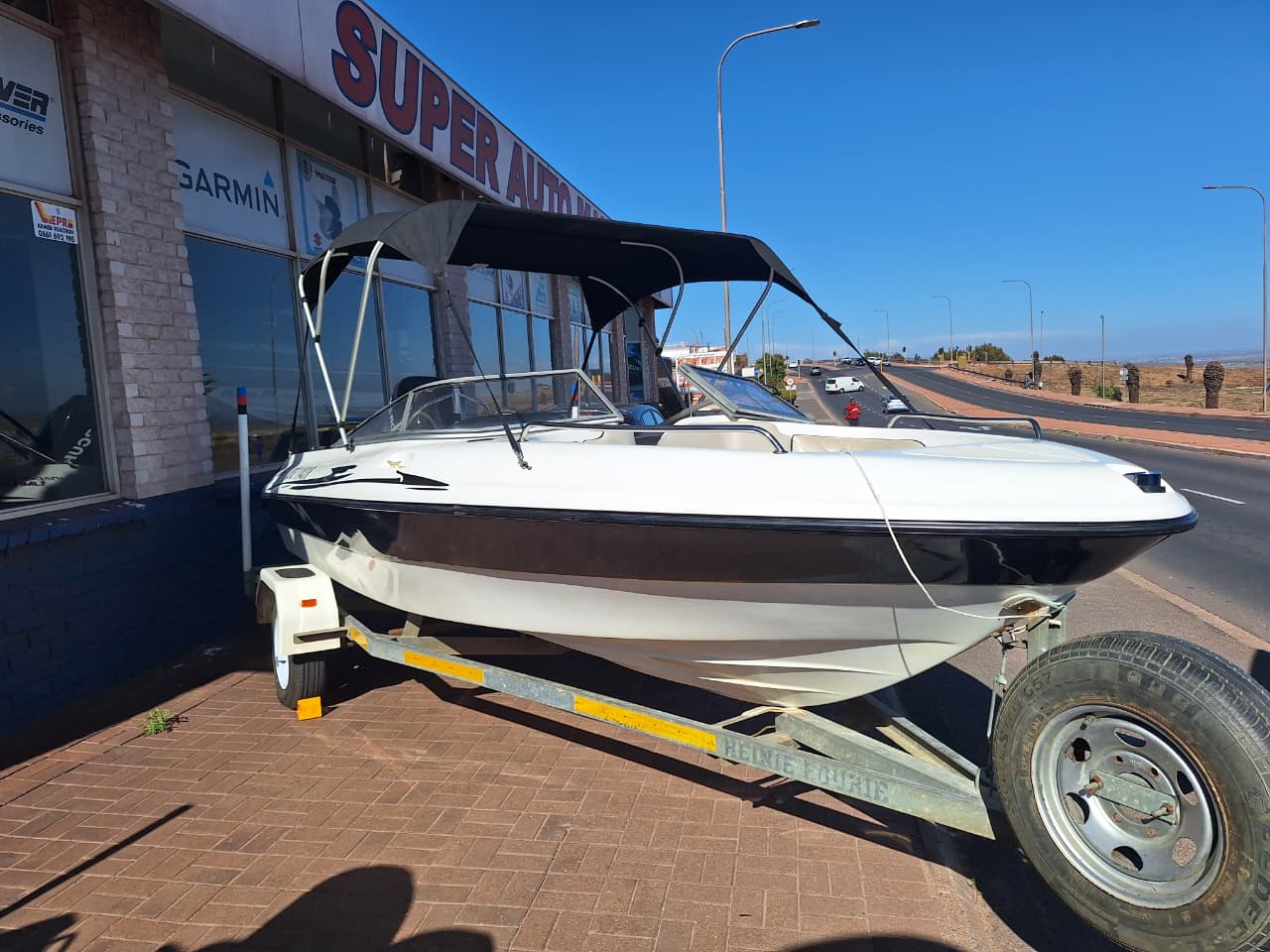 170 SUNSPORT ON GALV TRAILER WITH 115HP MERCURY OPTIMAX - Image 2