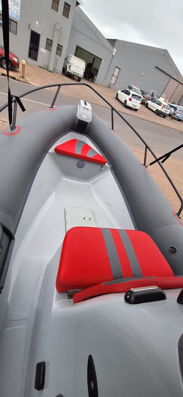 5.8m Infanta with DF140BTGX Suzuki 4-stroke - Image 2