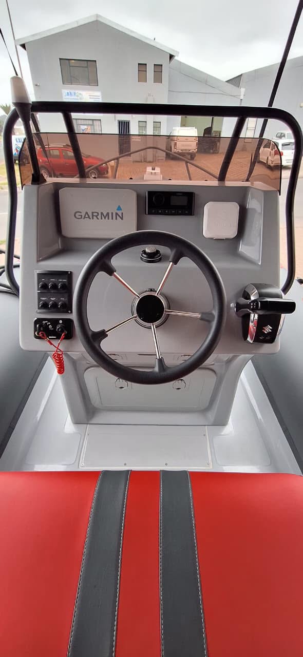 5.8m Infanta with DF140BTGX Suzuki 4-stroke - Image 7