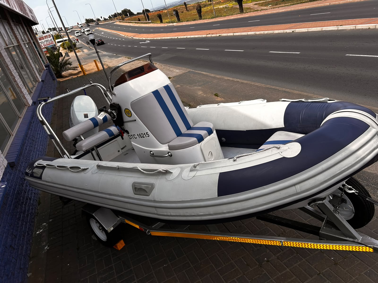 510 FALCON ON GALV TRAILER WITH DF100BTL SUZUKI 4-STROKE - Image 6