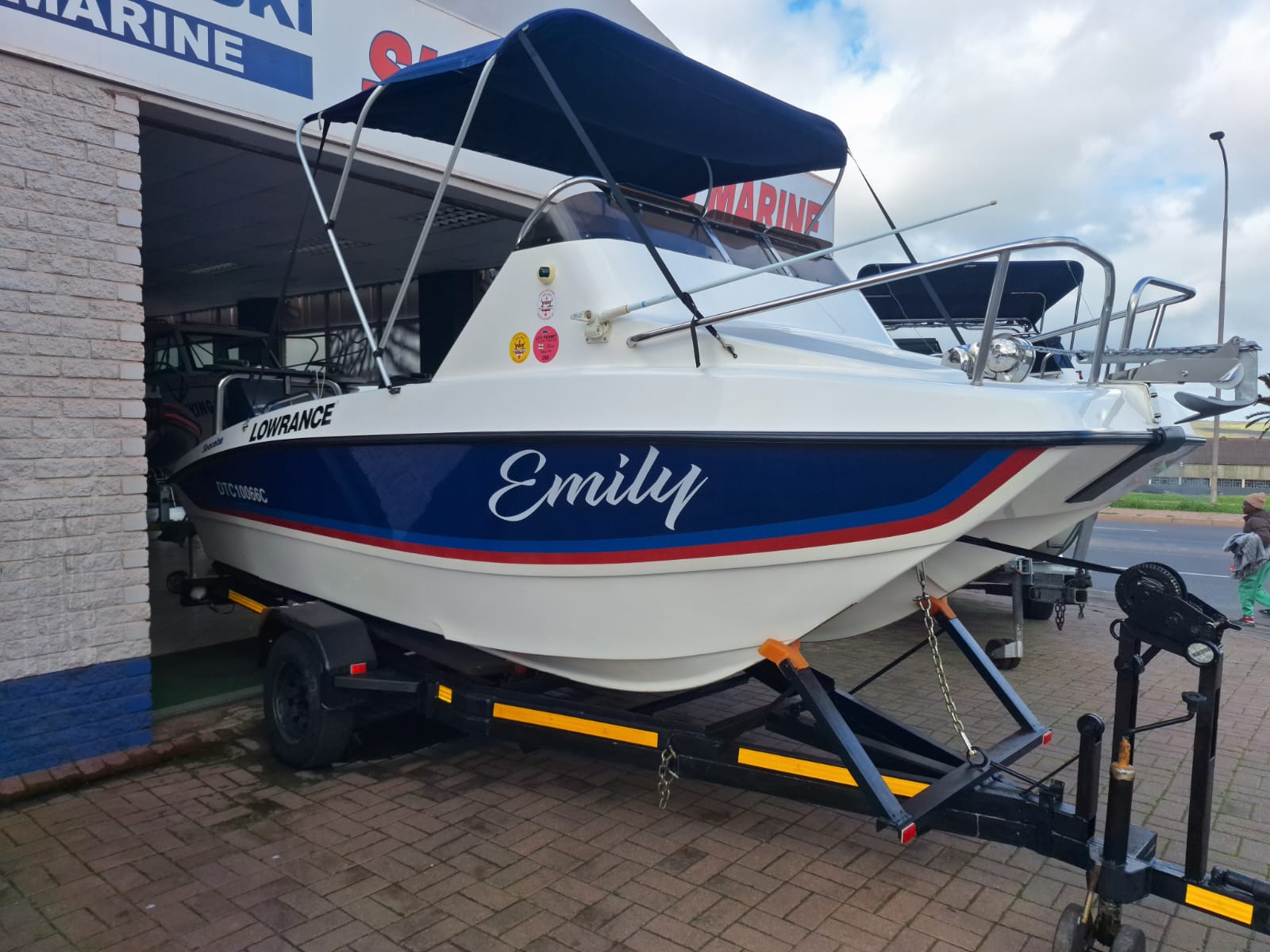 510 SeaCat on galv trailer with 2 x 60HP Yamaha 4-stroke