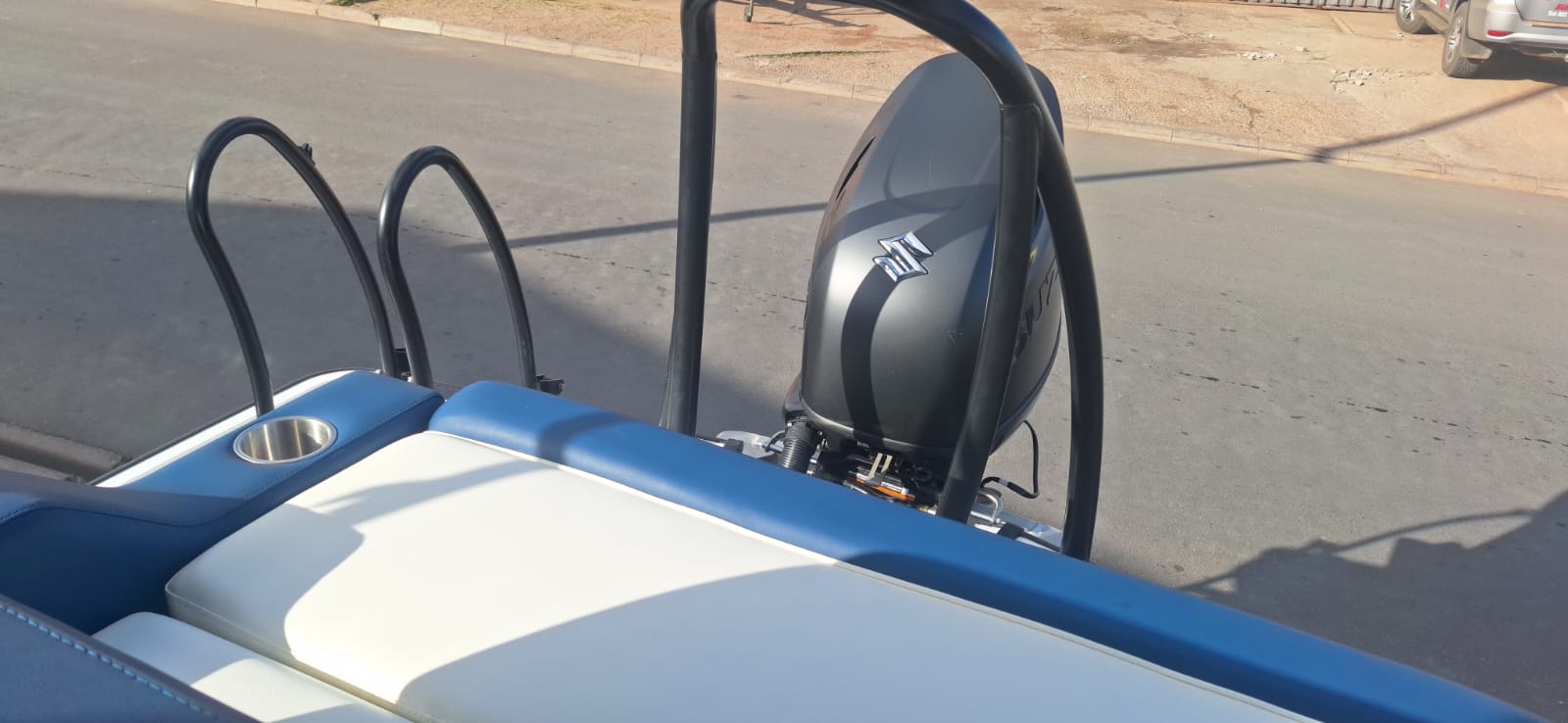 6250 SPITFIRE PONTOON + DF140BTL SUZUKI 4 STROKE STEALTH - Image 3