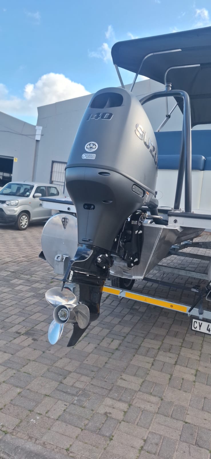 6250 SPITFIRE PONTOON + DF140BTL SUZUKI 4 STROKE STEALTH - Image 10