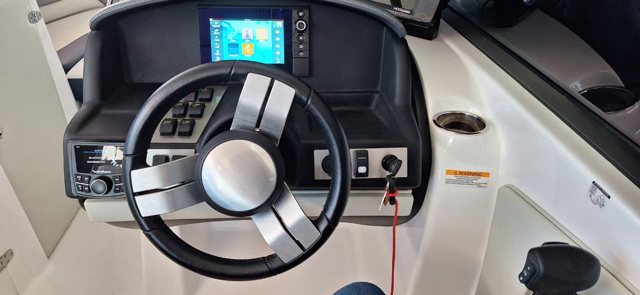 720 ODYSSEY ON TRAILER WITH 6.2L MERCRUISER 350HP - Image 2