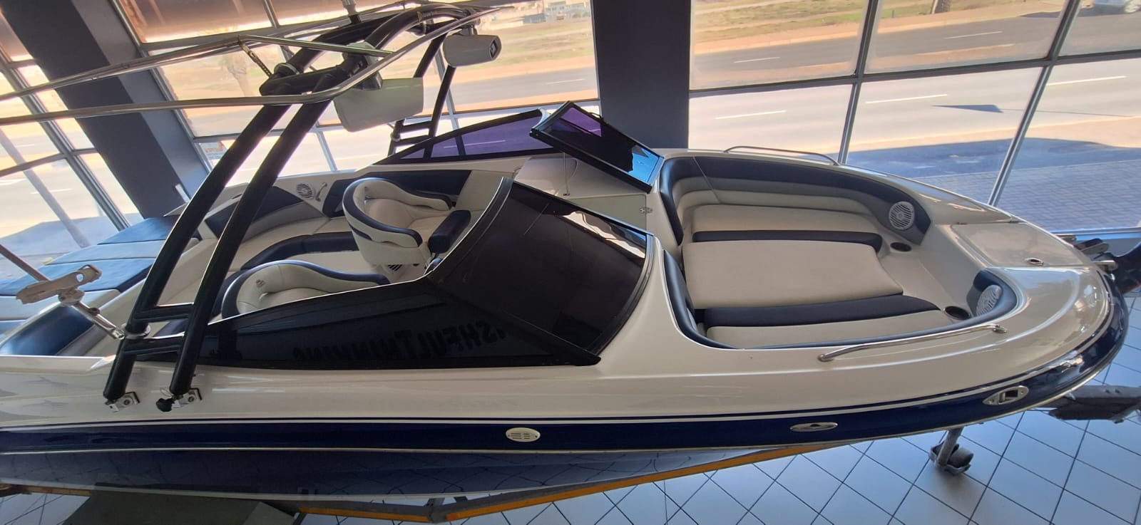 720 ODYSSEY ON TRAILER WITH 6.2L MERCRUISER 350HP - Image 17
